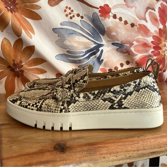 Vionic Shoes - Vionic Womens 5 Chantel Lug Sole Ivory Snakeskin Print Slip On Loafer Shoes